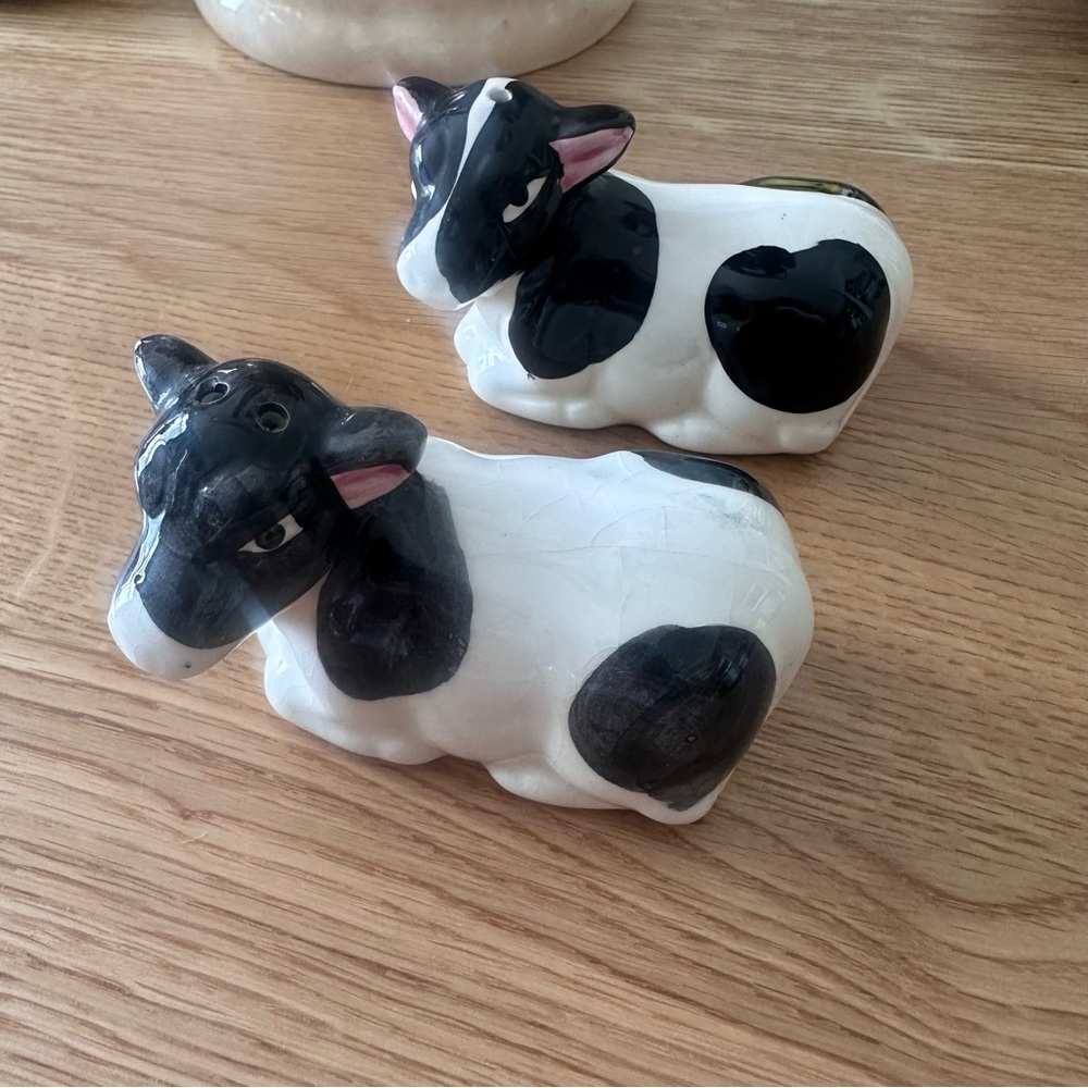 Salt and pepper Ceramic Cow Figurines
